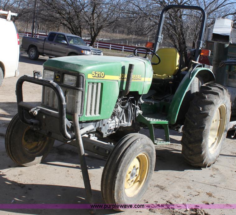 John Deere 5210 tractor - B8824
