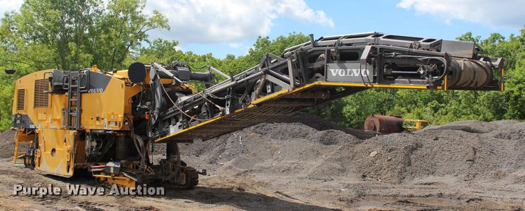 2010 Volvo MT2000 pavement milling machine - L1996