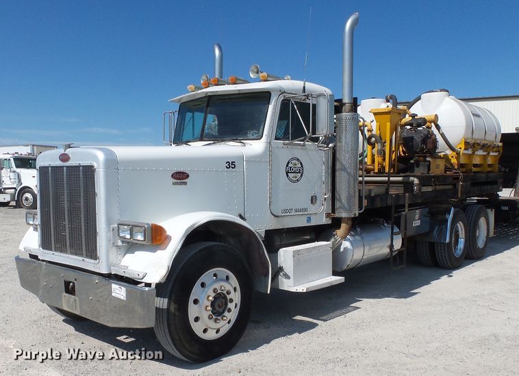 1990 Peterbilt 379 flatbed truck - DE8025