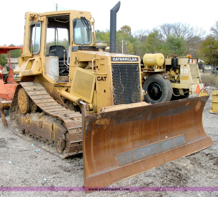 Caterpillar D5H LGP track dozer - 8826