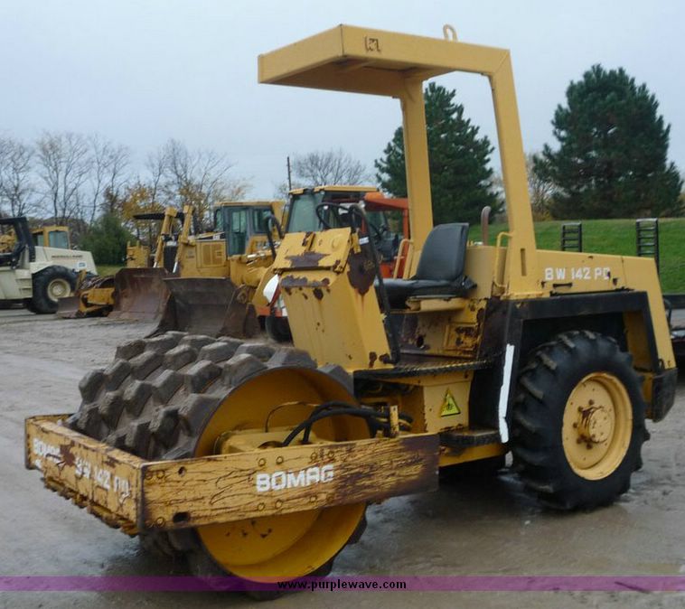 Bomag BW142PD vibratory compactor - 6873