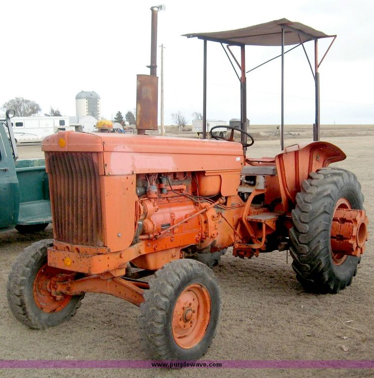 Minneapolis-Moline tractor - 3765