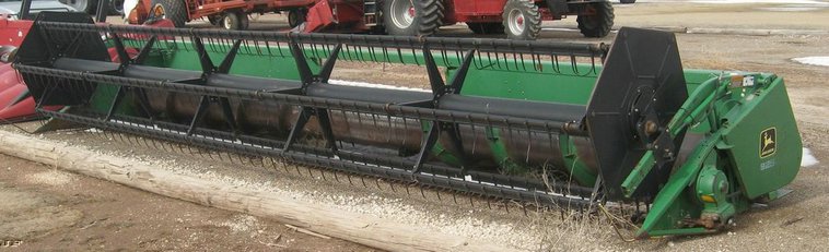 1996 John Deere 925 rigid platform with finger reel - 3899