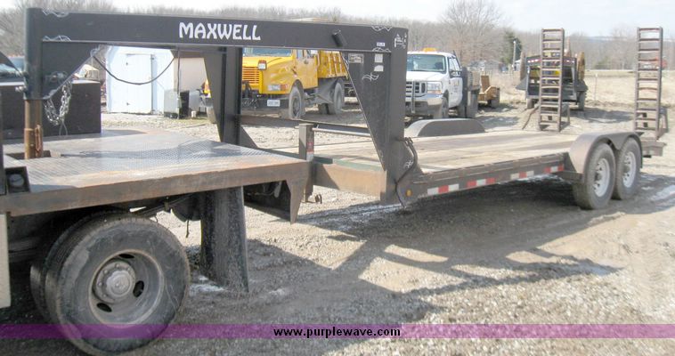 2003 Maxwell gooseneck trailer - 5696