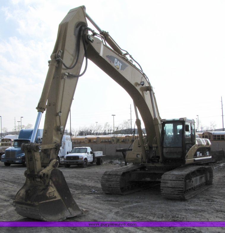 2005 Caterpillar 330CL hydraulic excavator - 1200