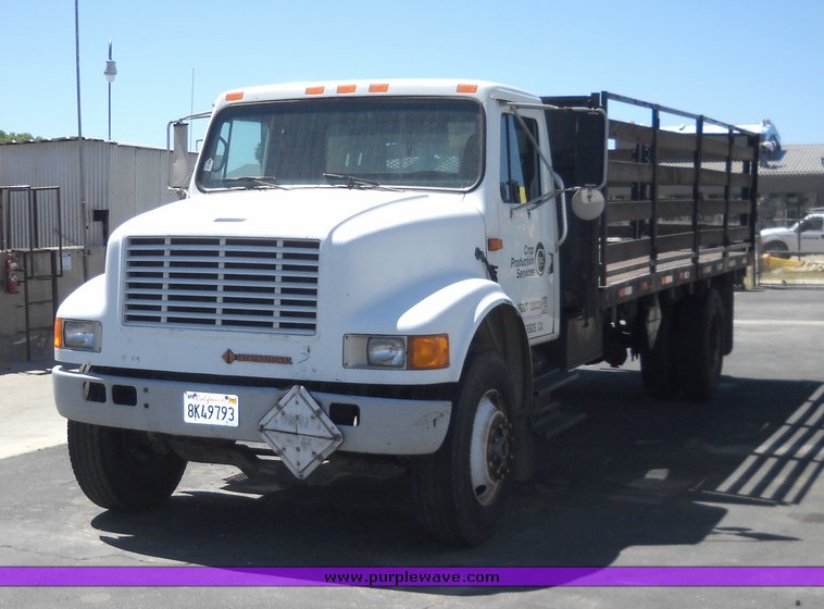 1991 International 4900 4x2 delivery truck - 8101