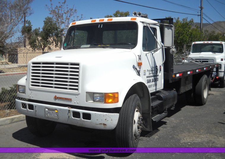 1991 International 4900 4x2 delivery truck - 8102