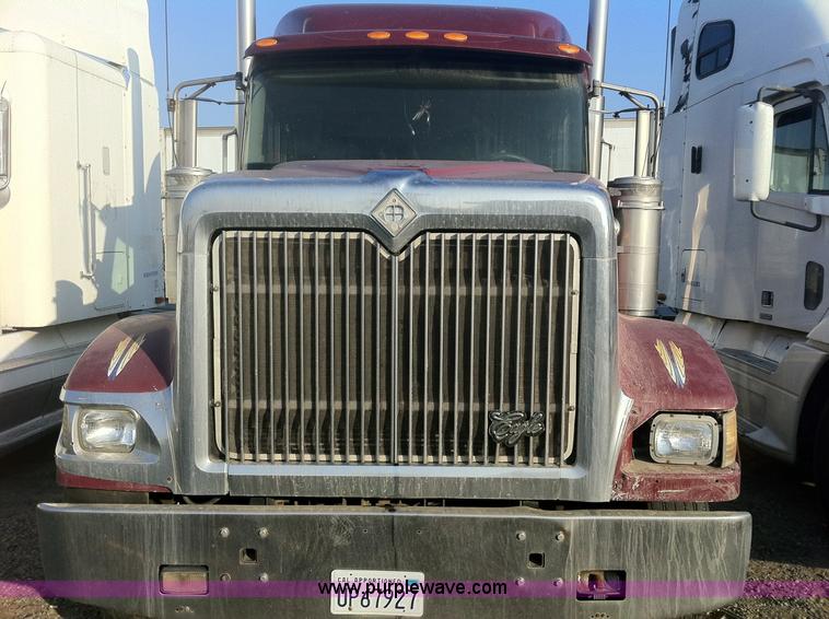2001 International 9900i semi truck - 1337