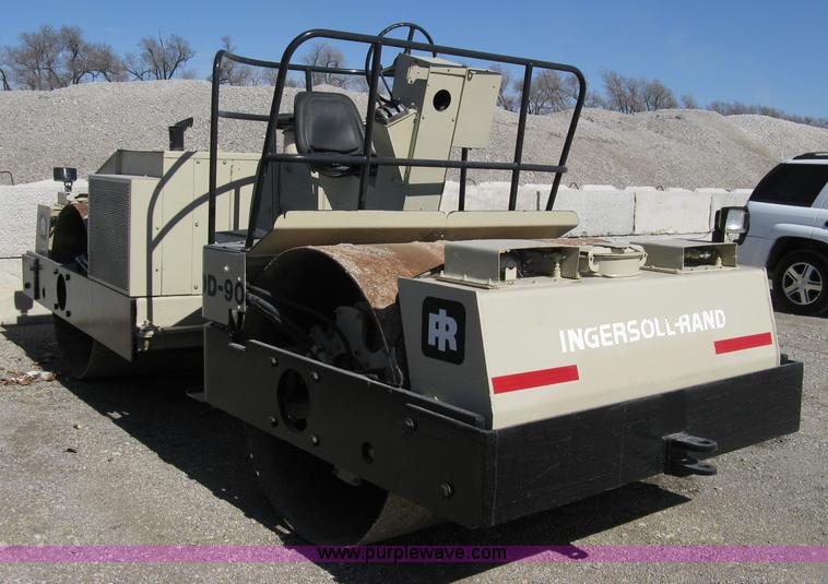Ingersoll Rand DD-90 vibratory compactor - 8223