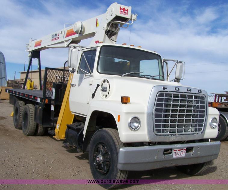 1984 Ford LT8000 semi truck with Terex RO boom - 8083