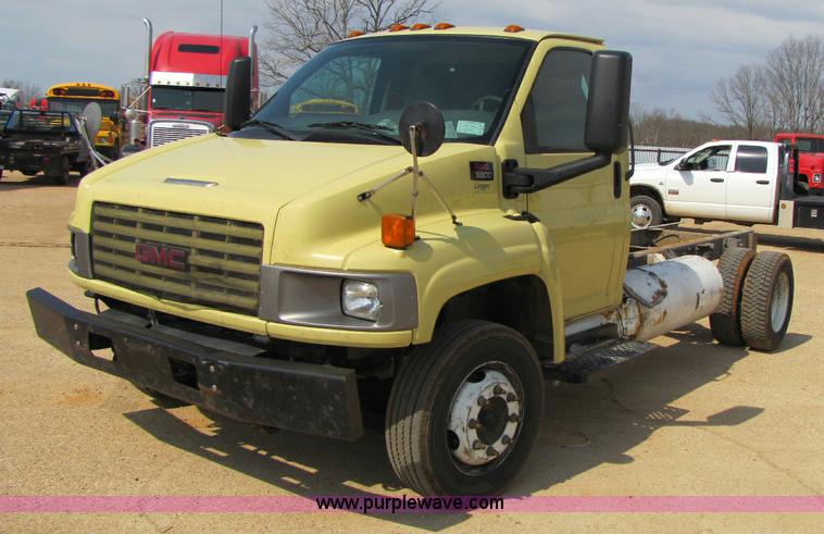 2005 GMC C5500 cab and chassis - 8422