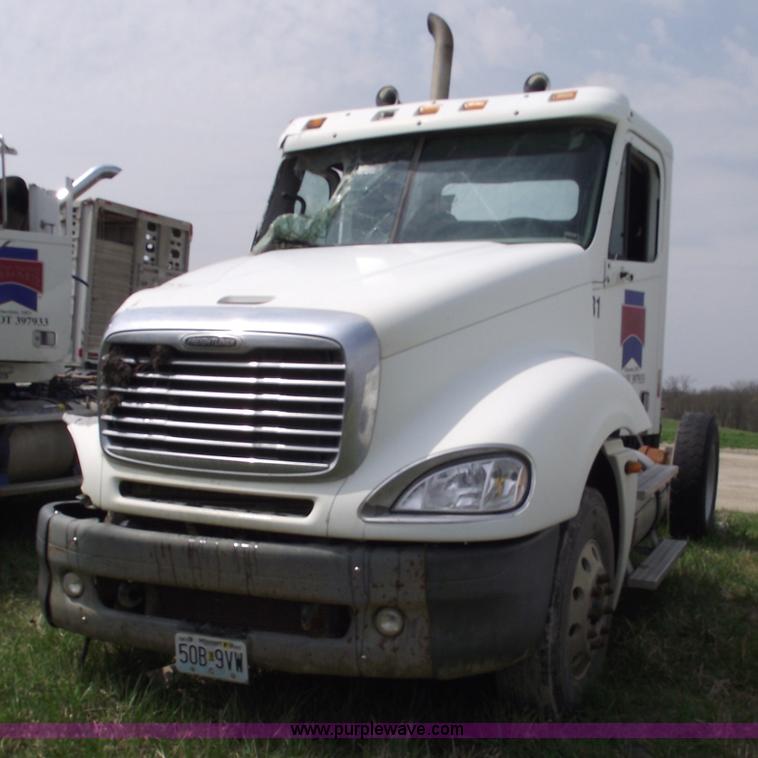 2005 Freightliner CL120 semi truck - 5371