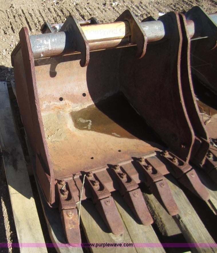 Bobcat 331 24" bucket - 3003