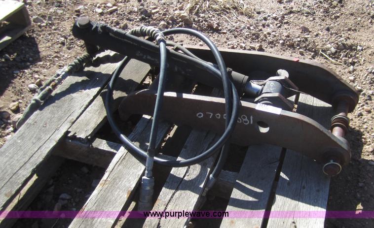 Bobcat 331 C-series clamp - 3017