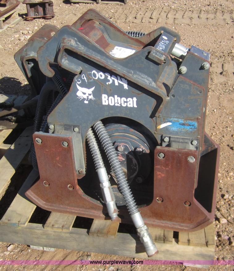 Bobcat PC30 vibratory compactor - 3019