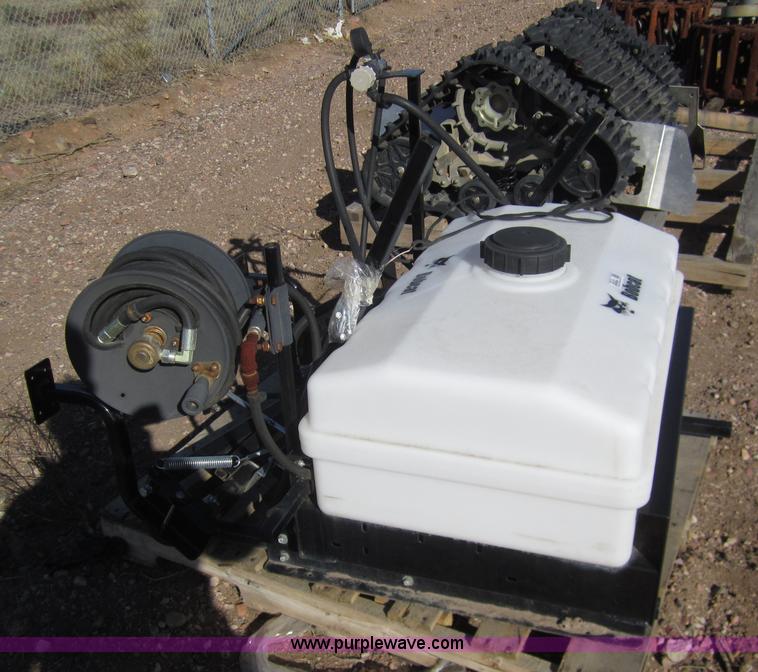 Bobcat sprayer 40 attachment - 3024
