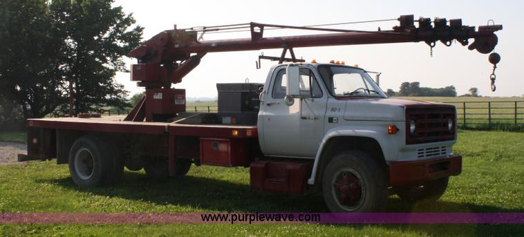 1987 GMC 7000 flatbed truck with crane attachment - 5085