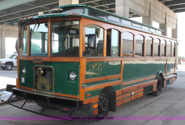 2001 Chance Coach AH-28 transit bus - A2733