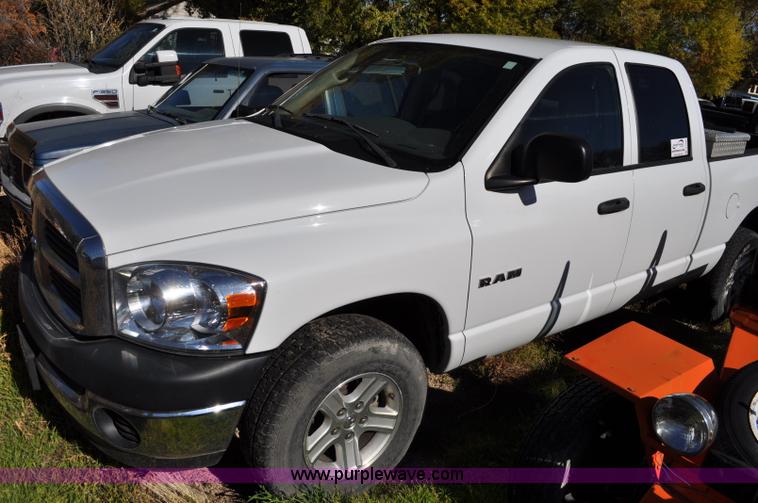 2008 Dodge Ram 1500 SXT quad cab pickup truck - A5705