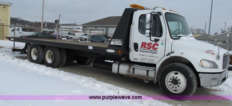 2006 Freightliner M2 106 rollback truck - B2586