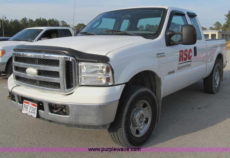 2006 Ford F250 XLT Super Duty pickup truck - A4930