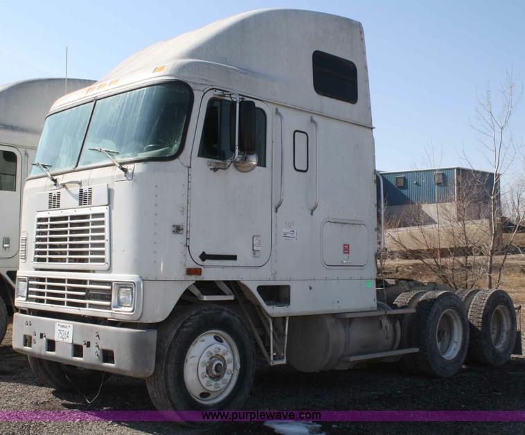 1995 International 9600 semi truck - A6979