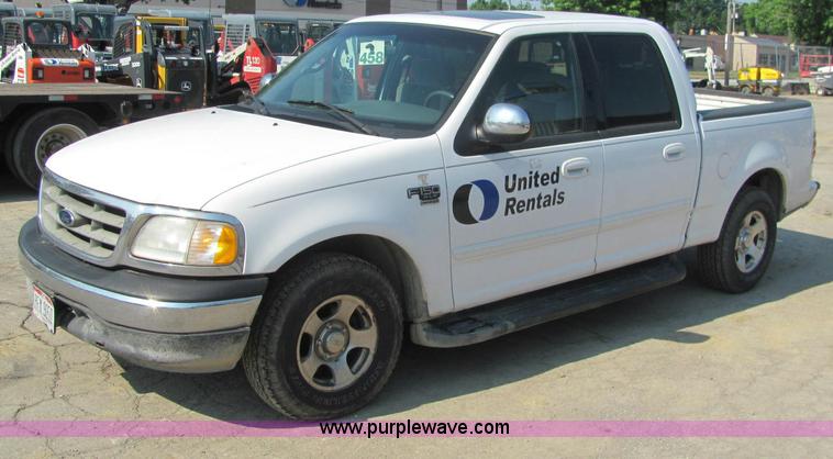 2001 Ford F150 XLT club cab pickup truck - C2577