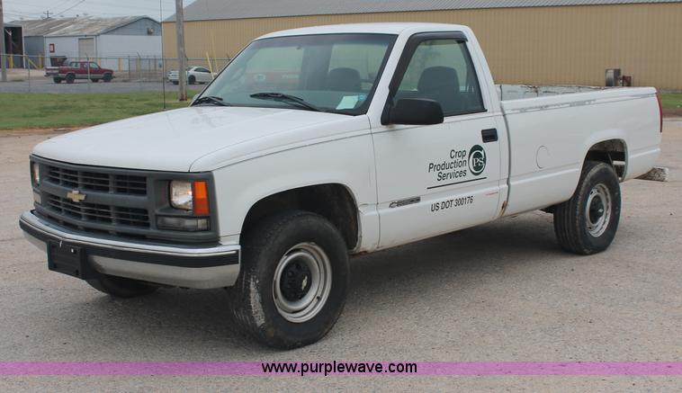 1999 Chevrolet C2500 pickup truck - C2676