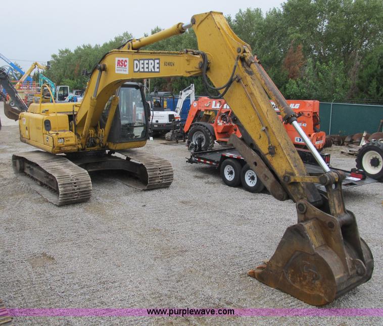 2006 John Deere 200C-LC excavator - B2863