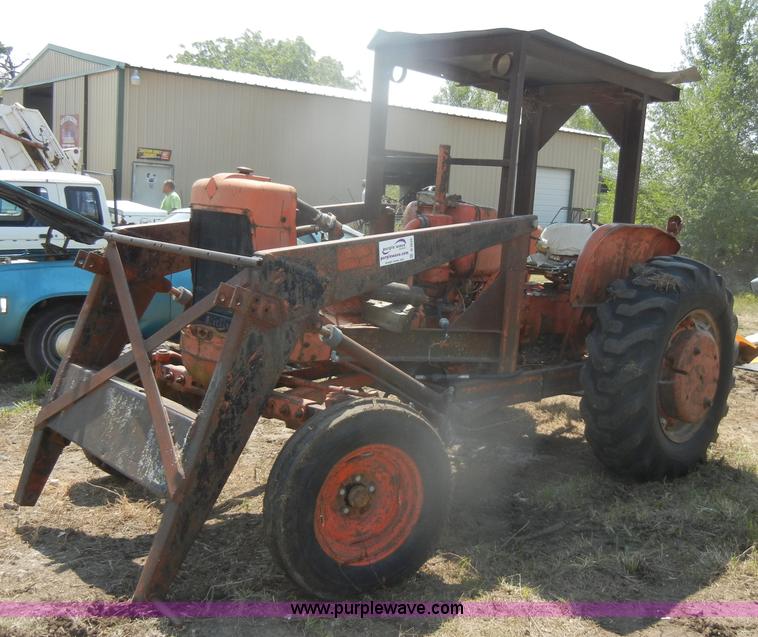Allis-Chalmers D17 tractor - D5633