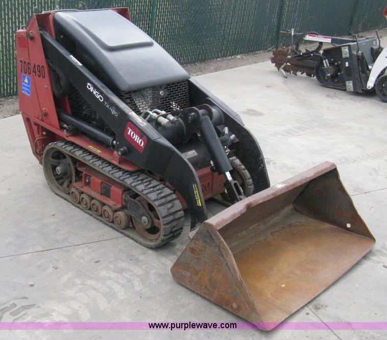Toro Dingo TX420 walk behind track loader - B8097
