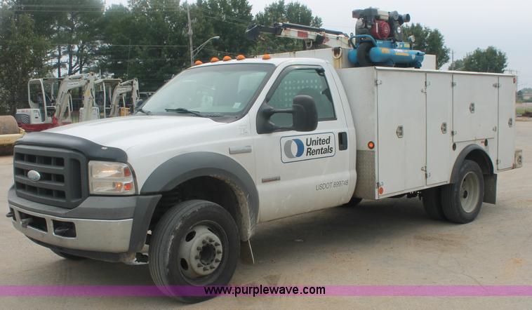 2005 Ford F550 Super Duty service truck - C2931
