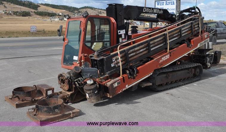 2000 Ditch Witch 7020 directional drill - C3059