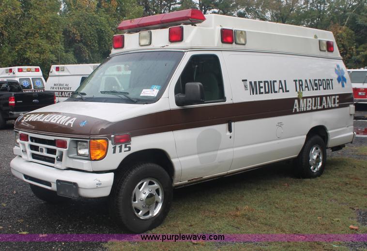 2003 Ford Econoline E350 Super Duty ambulance van - C2915