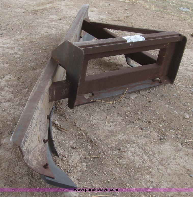 Quick attach front feed pusher - G5651