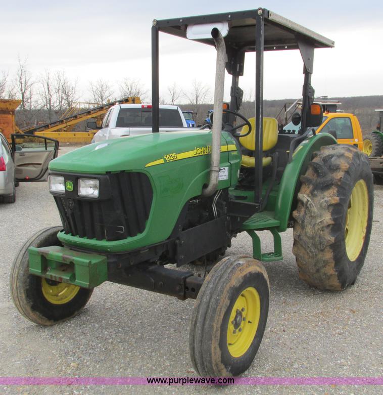 2006 John Deere 5525 tractor - F4461