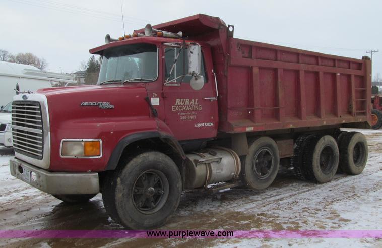 1986 Ford Aeromax L9000 tri axle dump truck - F5961