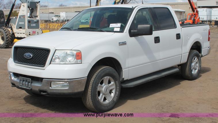 2004 Ford F150 XLT SuperCrew pickup truck - E3273
