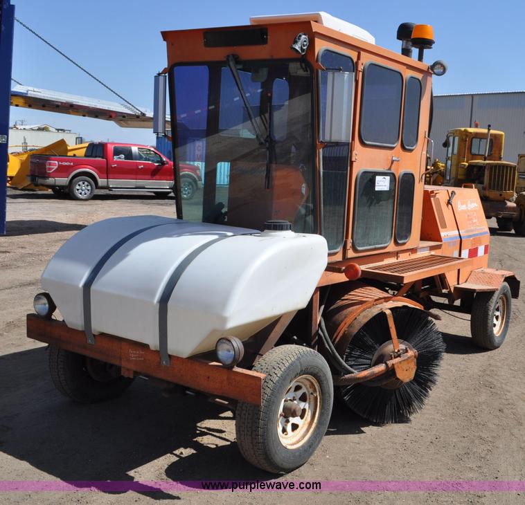 1997 Broce Broom RC-300 broom - G6001