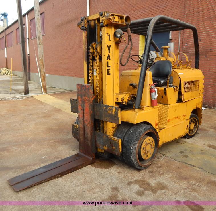 1970 Yale forklift - AE9936