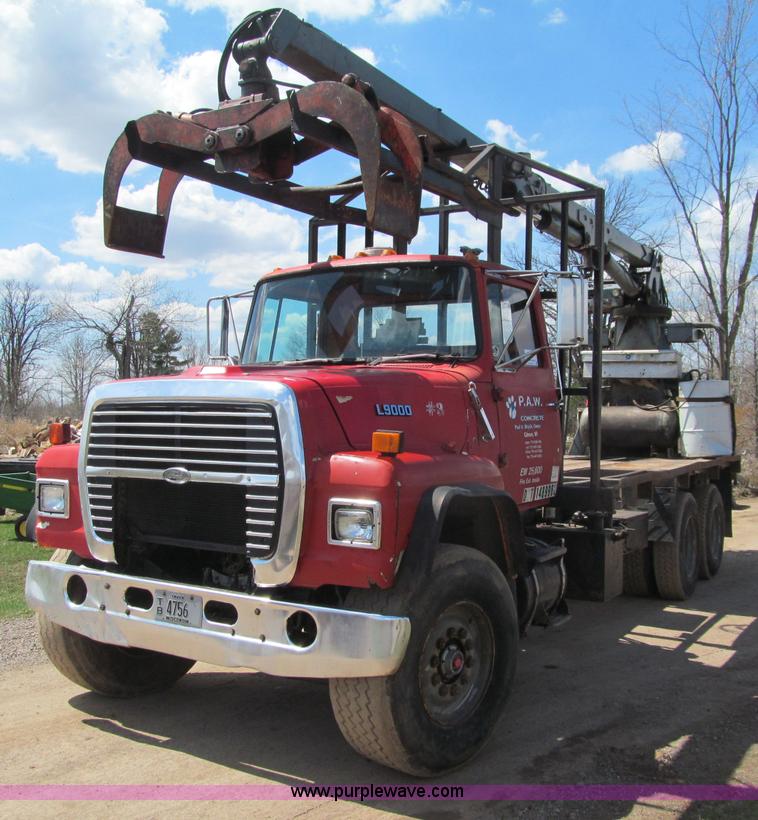 1987 Ford L9000 boom truck - G2963