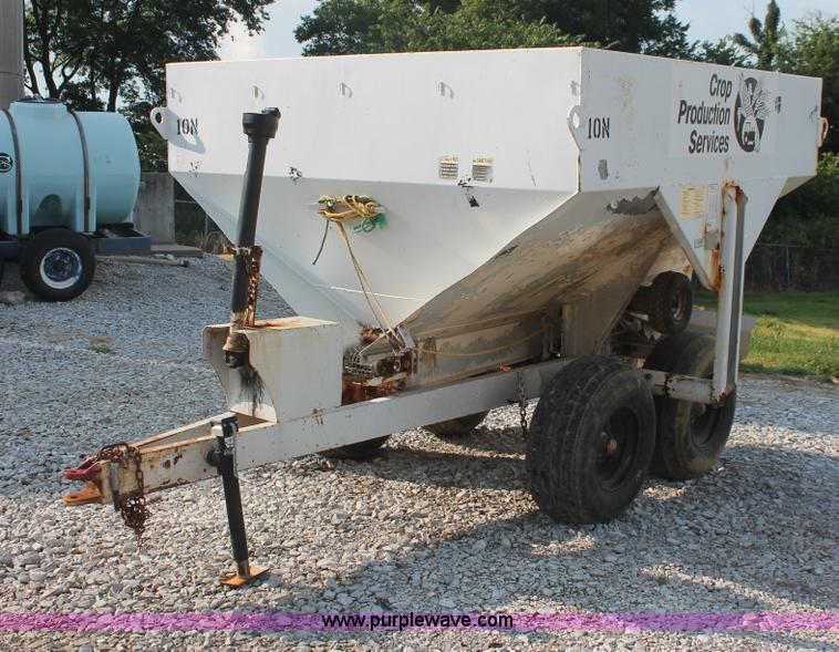 Western six ton dry spreader - I7873