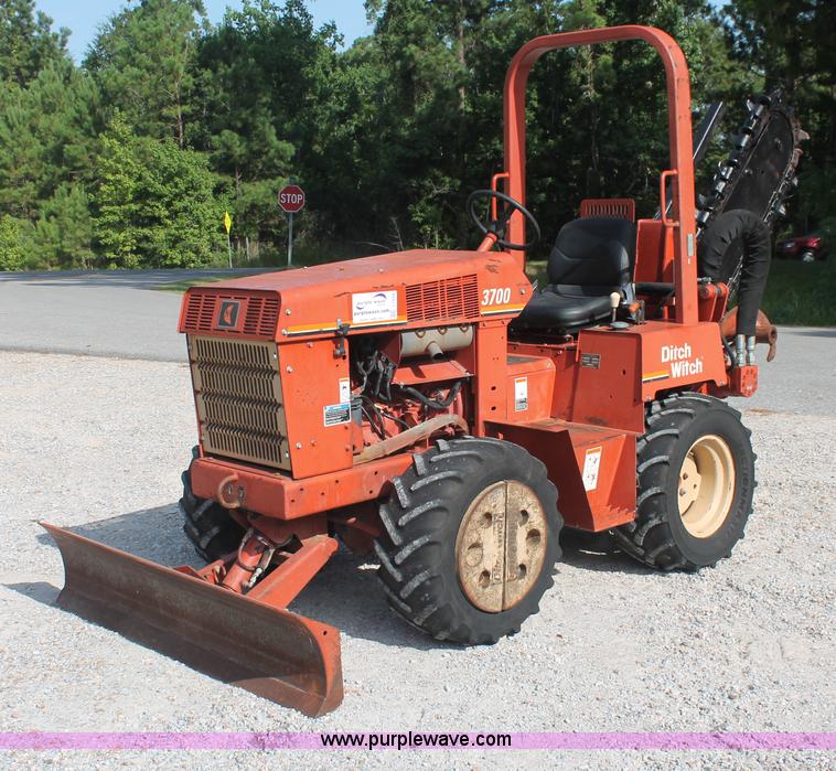 2002 Ditch Witch 3700DD slide trencher - I7934