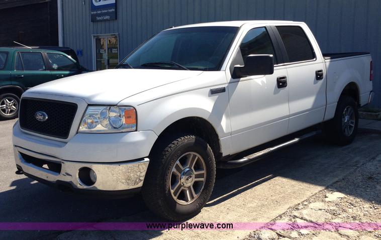 2006 Ford F150 XLT SuperCrew pickup truck - A4948