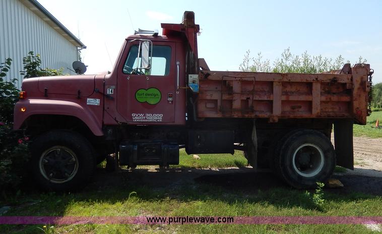 1989 International S2500 dump truck - I4438