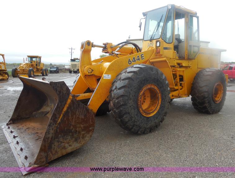 1990 John Deere 644E articulated wheel loader - E7746