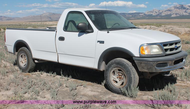 1997 Ford F150 XL pickup truck - I7805