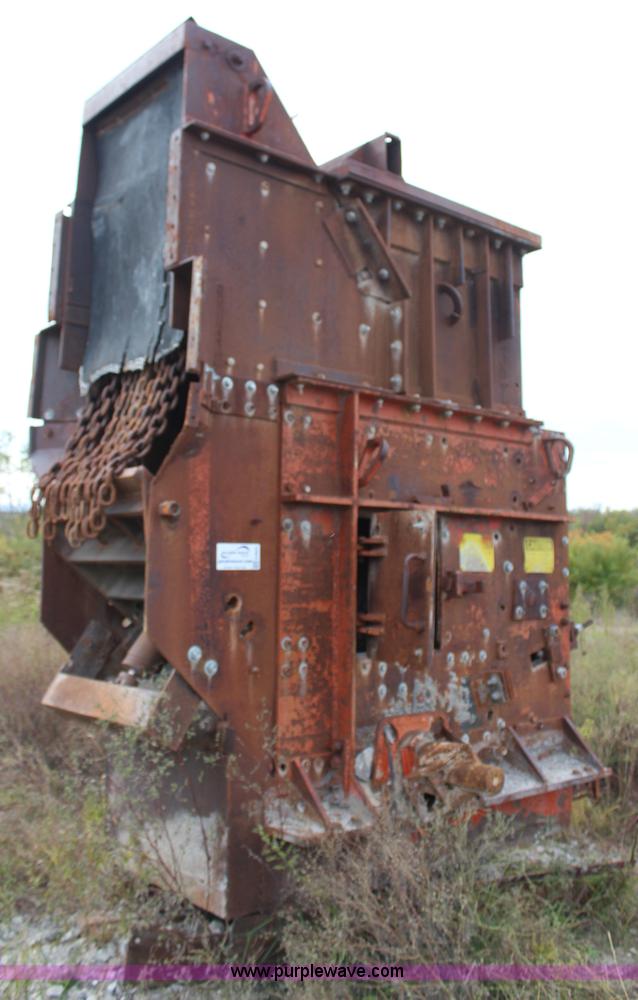 1984 Universal rock crusher - H6823