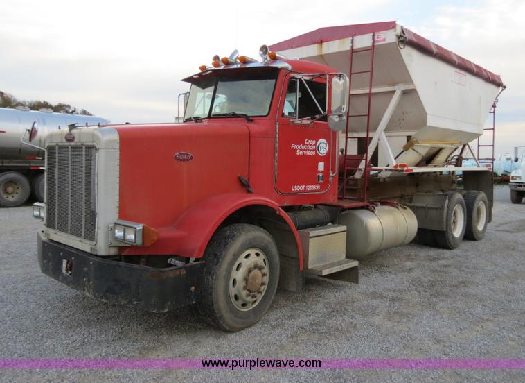 1991 Peterbilt 378 truck cab and chassis - B4799