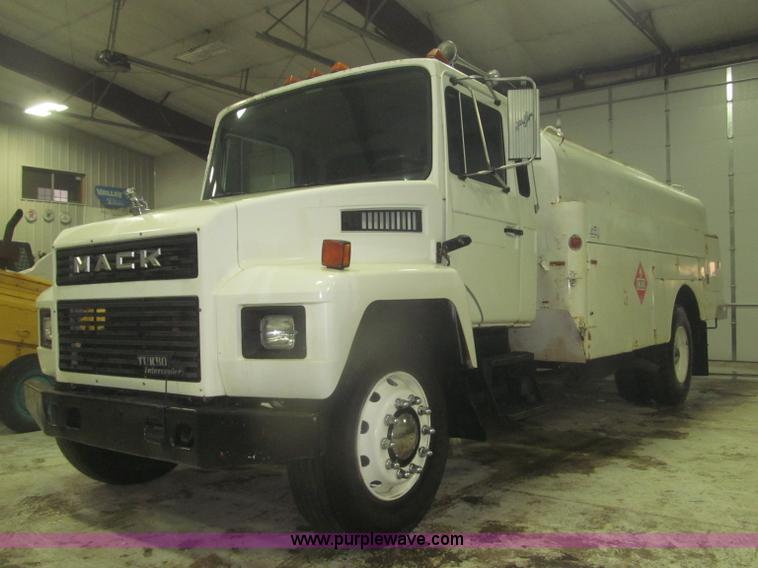 1990 Mack CS300P Ext. Cab fuel truck - F7212